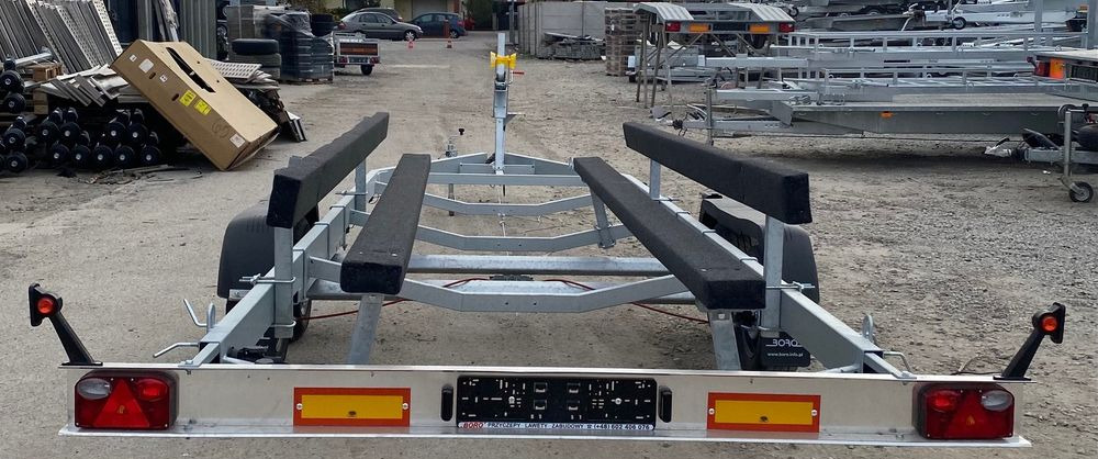 Boro PRZYCZEPA PODŁODZIOWA STYL AMERYKAŃSKI 7,30m - Reboque para barco: foto 4 Boro PRZYCZEPA PODŁODZIOWA STYL AMERYKAŃSKI 7,30m - Reboque para barco: foto 4