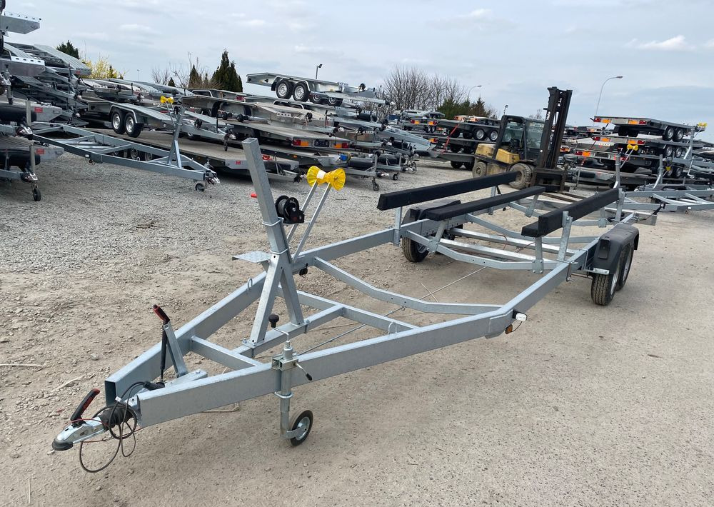 Boro PRZYCZEPA PODŁODZIOWA STYL AMERYKAŃSKI 7,30m - Reboque para barco: foto 2 Boro PRZYCZEPA PODŁODZIOWA STYL AMERYKAŃSKI 7,30m - Reboque para barco: foto 2