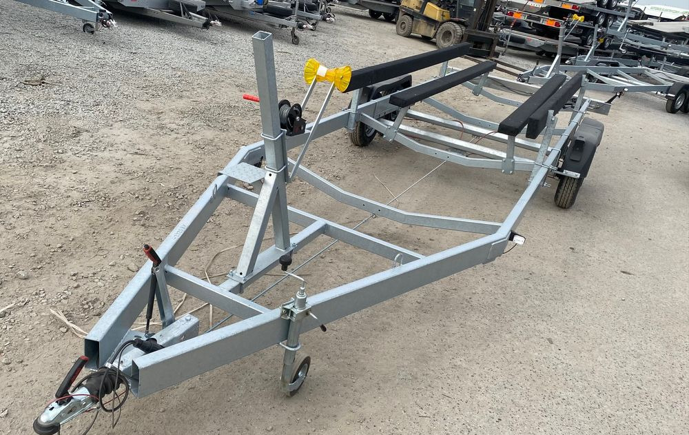 Boro PRZYCZEPA PODŁODZIOWA STYL AMERYKAŃSKI 7,30m - Reboque para barco: foto 1 Boro PRZYCZEPA PODŁODZIOWA STYL AMERYKAŃSKI 7,30m - Reboque para barco: foto 1