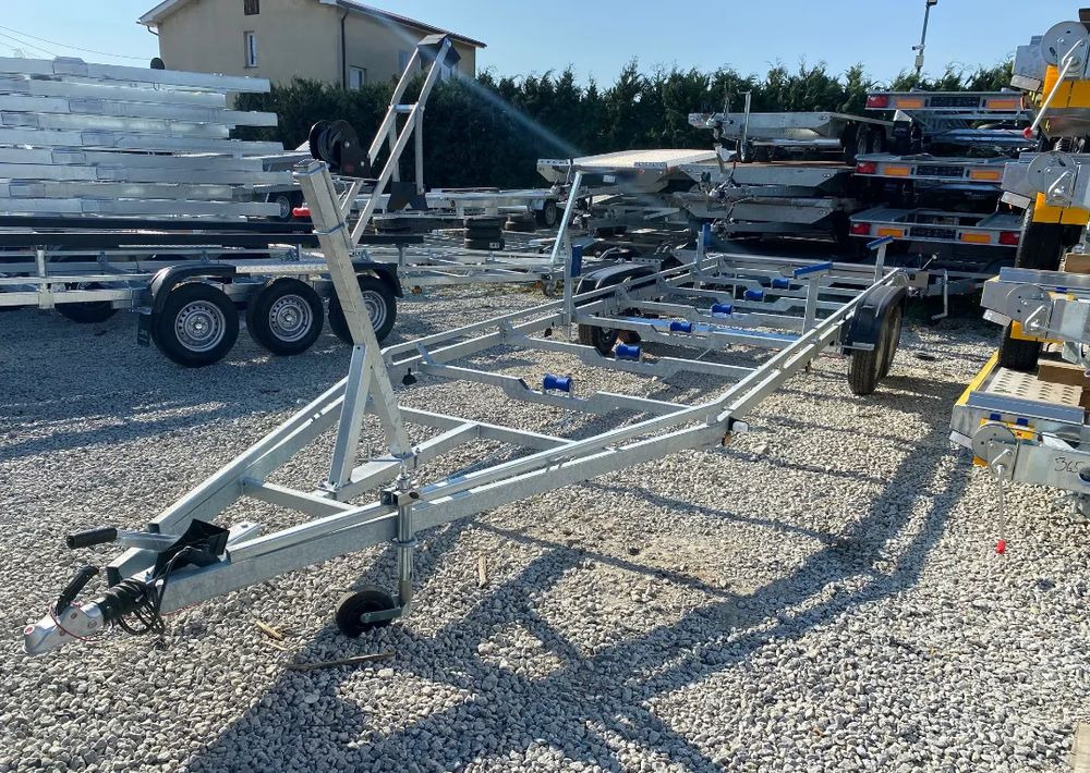 Boro Przyczepa pod ŁÓDŹ! 8,20M! - Reboque para barco: foto 2 Boro Przyczepa pod ŁÓDŹ! 8,20M! - Reboque para barco: foto 2
