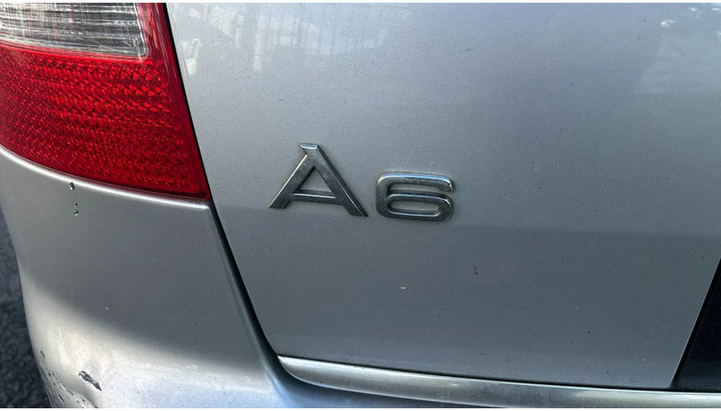 Automóvel Audi 2.4 Benzine V6: foto 10