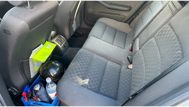 Automóvel Audi 2.4 Benzine V6: foto 9