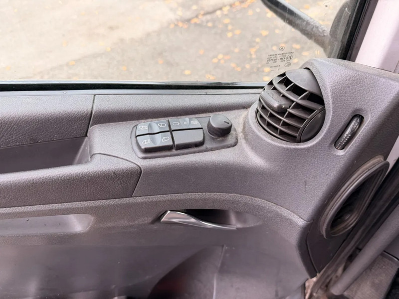 Mercedes-Benz Atego 816 EURO VI - Caminhão furgão: foto 5 Mercedes-Benz Atego 816 EURO VI - Caminhão furgão: foto 5