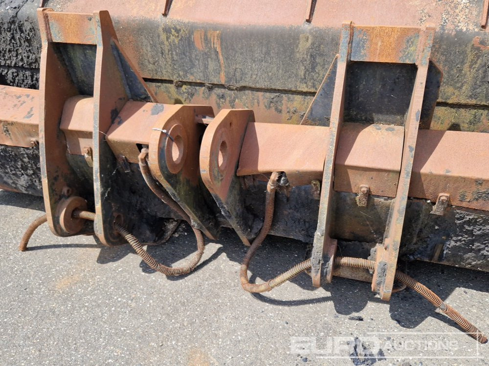 Balde 128" High Tip Front Loading Bucket to suit CAT 972H: foto 8