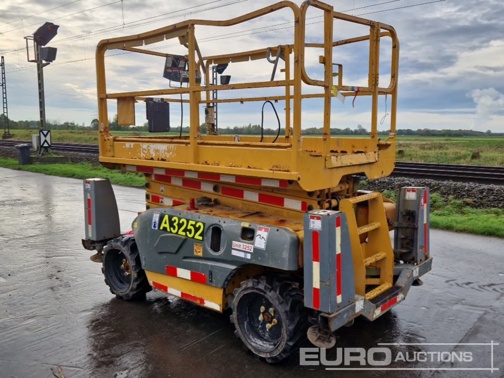 2013 Haulotte Compact 12DX - Plataforma aérea: foto 3 2013 Haulotte Compact 12DX - Plataforma aérea: foto 3