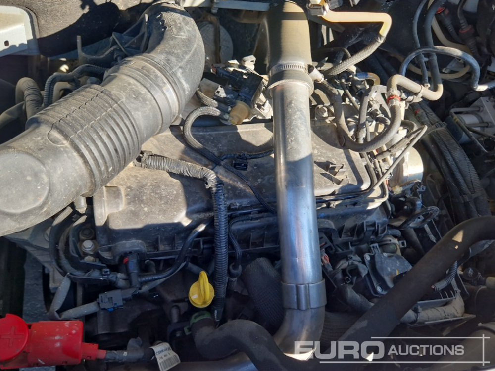 Caminhão com plataforma aérea 2019 Renault Master: foto 14