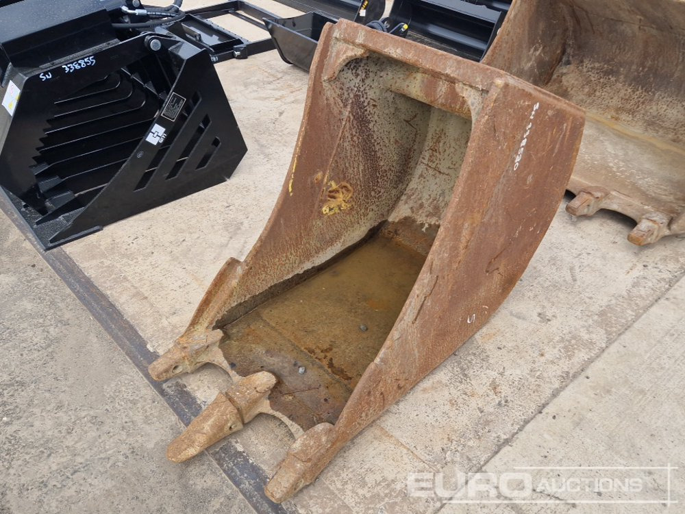 24" Digging Bucket to suit Dedicated Quick Hitch - Balde: foto 2 24" Digging Bucket to suit Dedicated Quick Hitch - Balde: foto 2