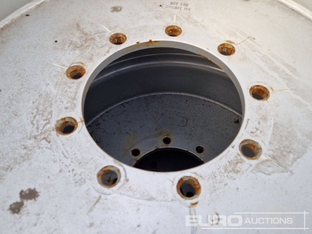 Pneu 355/55D625 NHS Tyres with Rims (4 of): foto 6 Pneu 355/55D625 NHS Tyres with Rims (4 of): foto 6