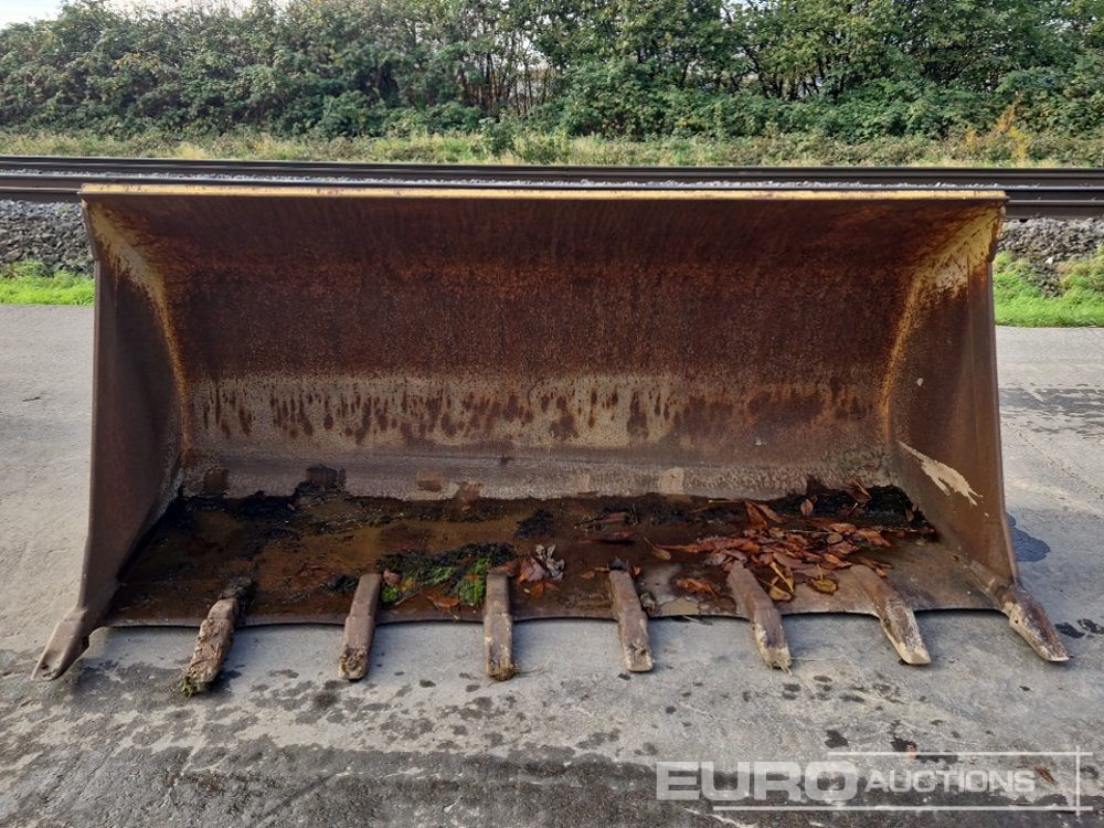 95" Front Loading Bucket to suit CAT - Balde: foto 5 95" Front Loading Bucket to suit CAT - Balde: foto 5