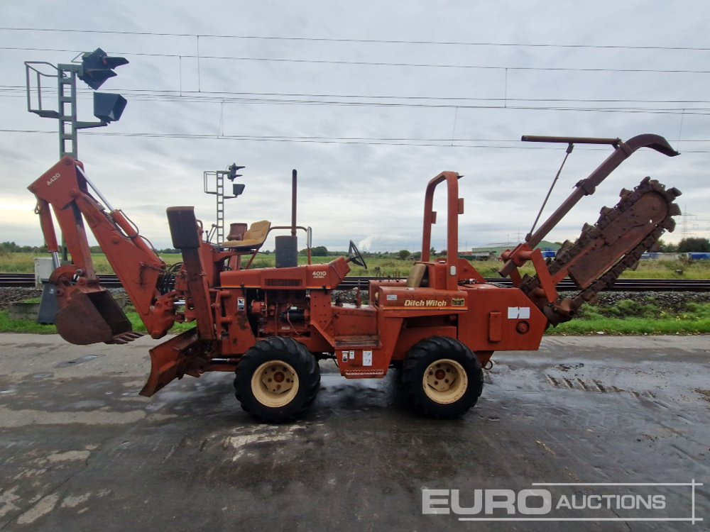 Ditch Witch 4010 - Colocadora de tubagem: foto 2 Ditch Witch 4010 - Colocadora de tubagem: foto 2