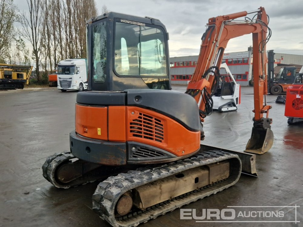 Hitachi ZX40U-2 - Mini escavadeira: foto 5 Hitachi ZX40U-2 - Mini escavadeira: foto 5