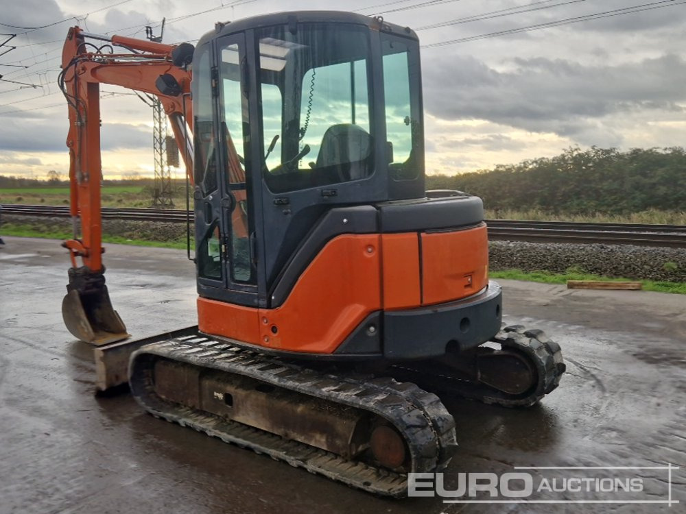 Hitachi ZX40U-2 - Mini escavadeira: foto 3 Hitachi ZX40U-2 - Mini escavadeira: foto 3