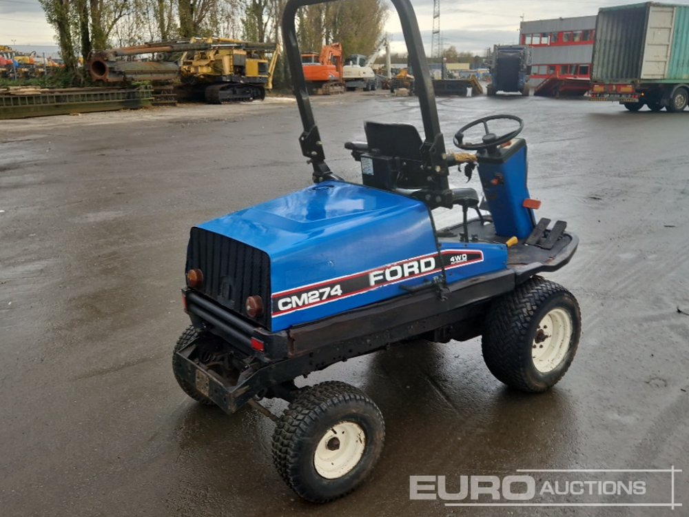 New Holland TM274 4WD Ride on Lawnmower, Roll Bar (No Cutting Deck) - Cortador de grama: foto 4 New Holland TM274 4WD Ride on Lawnmower, Roll Bar (No Cutting Deck) - Cortador de grama: foto 4