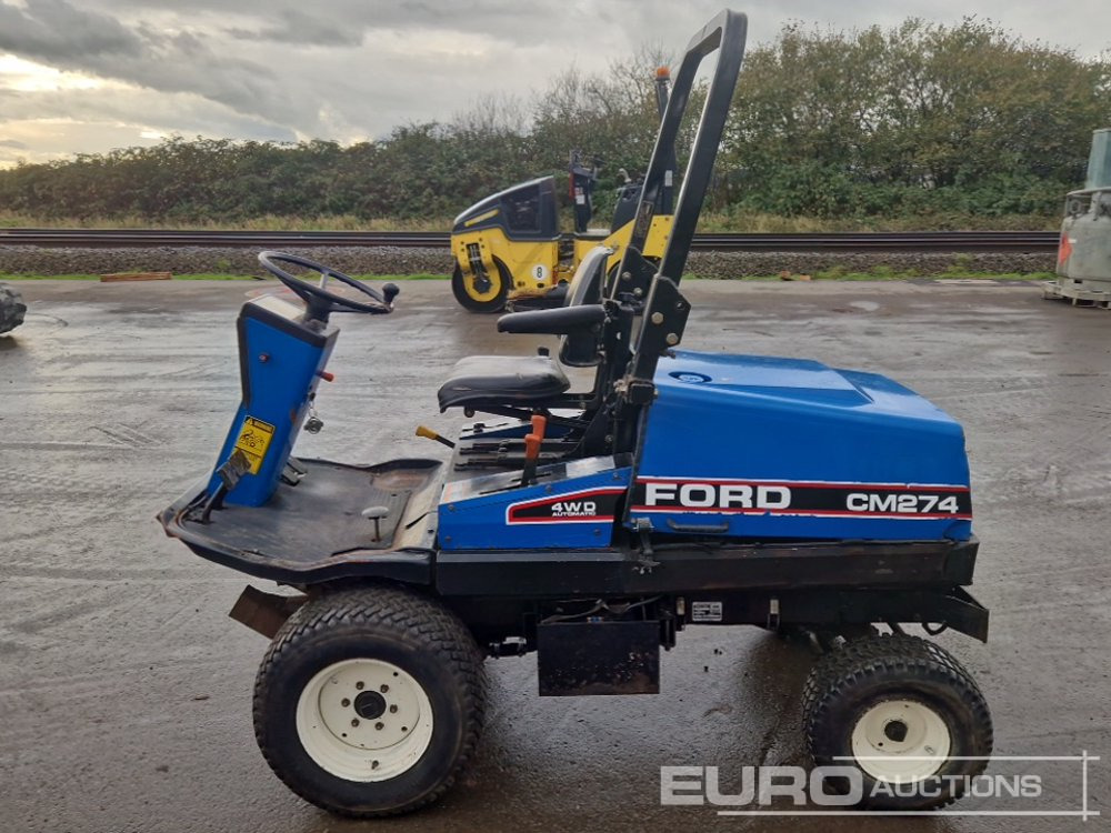 New Holland TM274 4WD Ride on Lawnmower, Roll Bar (No Cutting Deck) - Cortador de grama: foto 2 New Holland TM274 4WD Ride on Lawnmower, Roll Bar (No Cutting Deck) - Cortador de grama: foto 2