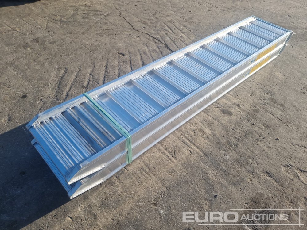 Unused 148.30L Aluminium Loading Rampes (2 of) 9000kg Capacity, 3000mm Length - Rampa de carregamento: foto 1 Unused 148.30L Aluminium Loading Rampes (2 of) 9000kg Capacity, 3000mm Length - Rampa de carregamento: foto 1