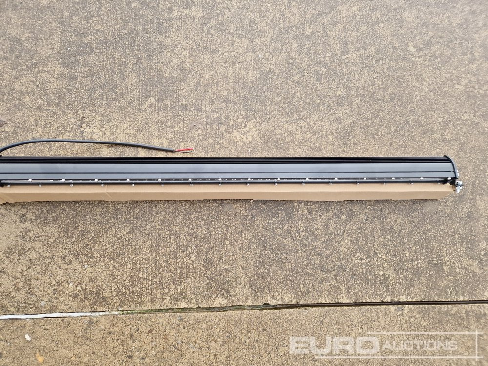 Equipamento para oficina Unused 32" 300W Combo Beam LED Light Bar, Mounting Brackets, IP68 Waterproof: foto 6