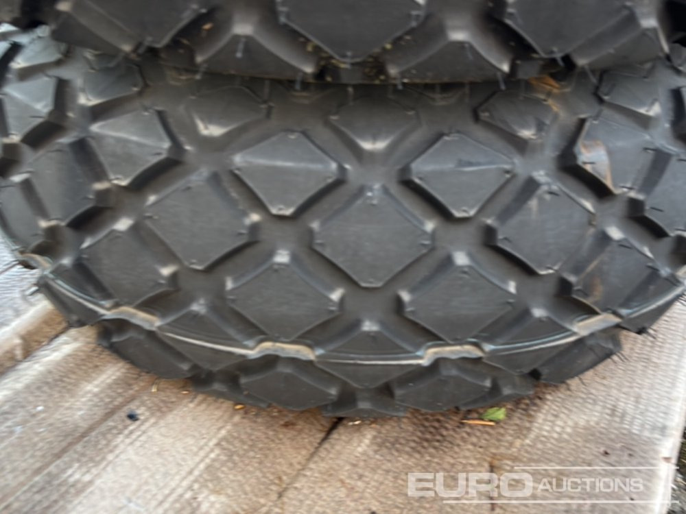Unused Cultor 10.0/75-15.3 Tyre & Rim (2 of) - Pneu: foto 5 Unused Cultor 10.0/75-15.3 Tyre & Rim (2 of) - Pneu: foto 5