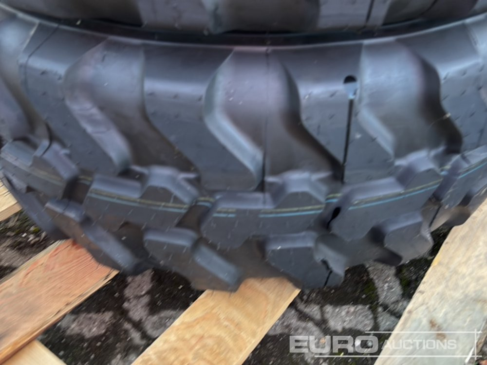 Unused Mitas 365/70R18 Tyre & Rim (2 of) - Pneu: foto 5 Unused Mitas 365/70R18 Tyre & Rim (2 of) - Pneu: foto 5