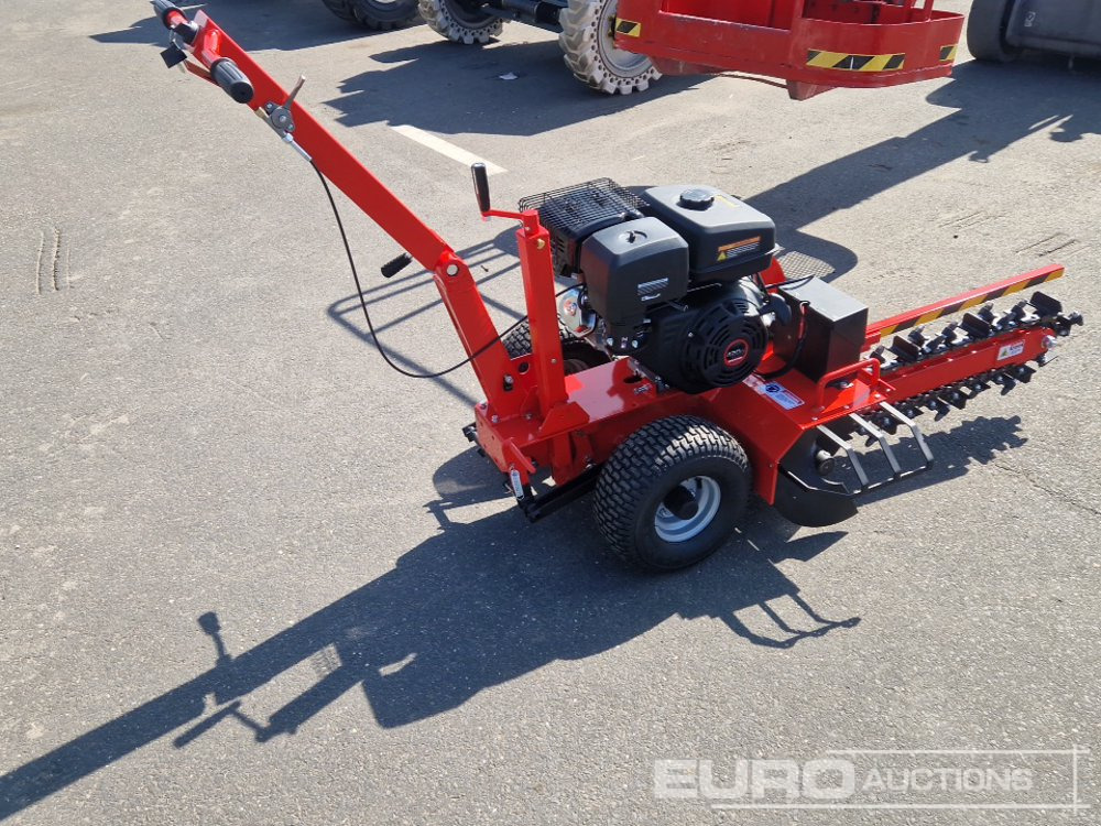 Unused Walk Behind Trencher - Colocadora de tubagem: foto 4 Unused Walk Behind Trencher - Colocadora de tubagem: foto 4