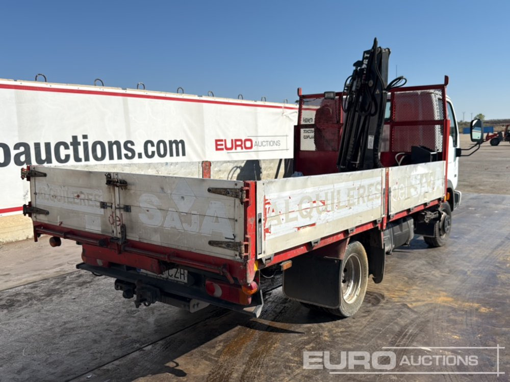 2004 Nissan Cabstar - Camião de caixa aberta/ Plataforma: foto 5 2004 Nissan Cabstar - Camião de caixa aberta/ Plataforma: foto 5