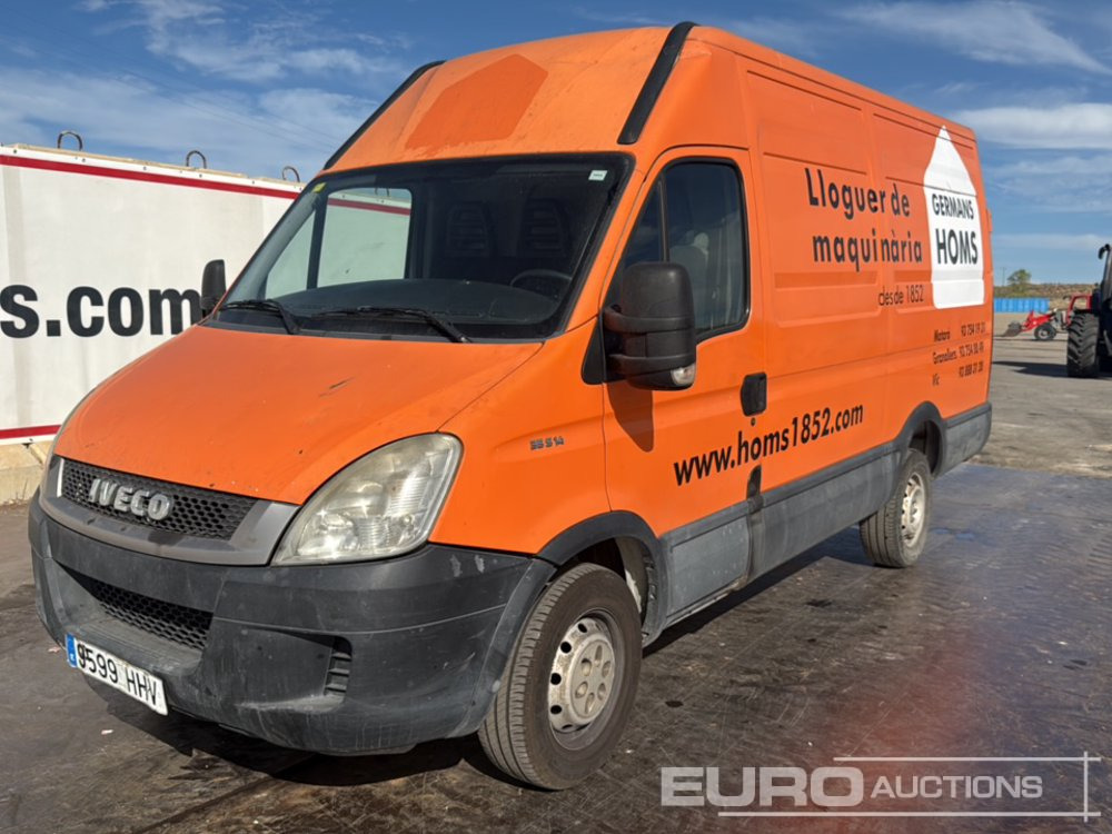 2012 Iveco Daily 35 S14 - Furgão: foto 1 2012 Iveco Daily 35 S14 - Furgão: foto 1