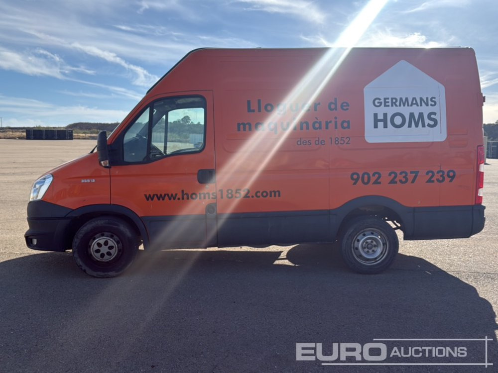 2014 Iveco Daily 35 S13 - Furgão: foto 2 2014 Iveco Daily 35 S13 - Furgão: foto 2