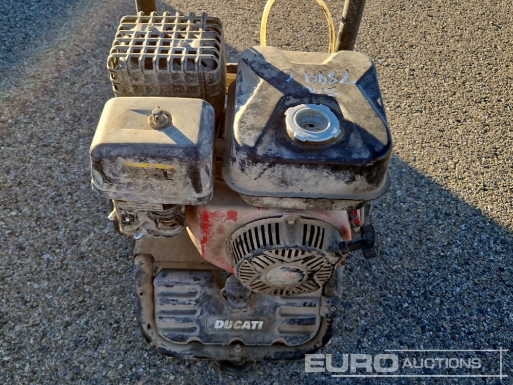 Ducati Gasoline Lawn Mower - Equipamento de construção: foto 5 Ducati Gasoline Lawn Mower - Equipamento de construção: foto 5