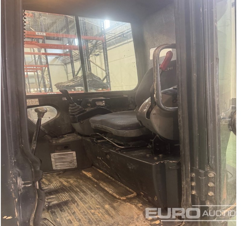 Hitachi ZX35U-2 - Mini escavadeira: foto 5 Hitachi ZX35U-2 - Mini escavadeira: foto 5