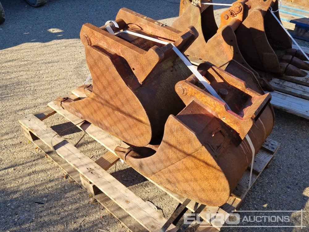 Pallet of Digging Buckets (3 of) - Equipamento de construção: foto 2 Pallet of Digging Buckets (3 of) - Equipamento de construção: foto 2