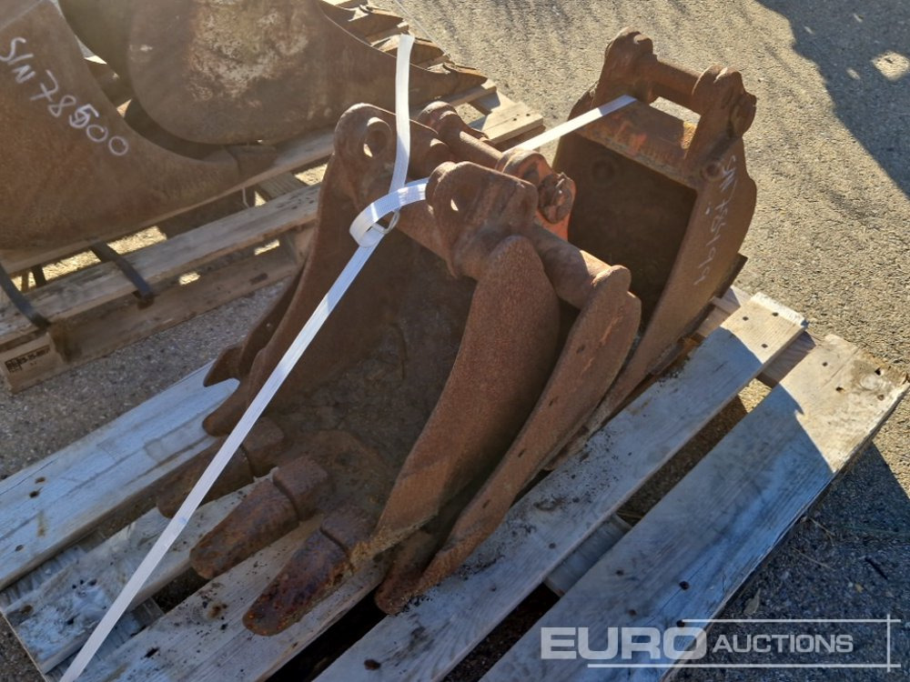 Pallet of Digging Buckets (3 of) - Equipamento de construção: foto 2 Pallet of Digging Buckets (3 of) - Equipamento de construção: foto 2