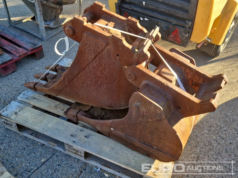 Pallet of Digging Buckets (3 of) - Equipamento de construção: foto 4 Pallet of Digging Buckets (3 of) - Equipamento de construção: foto 4