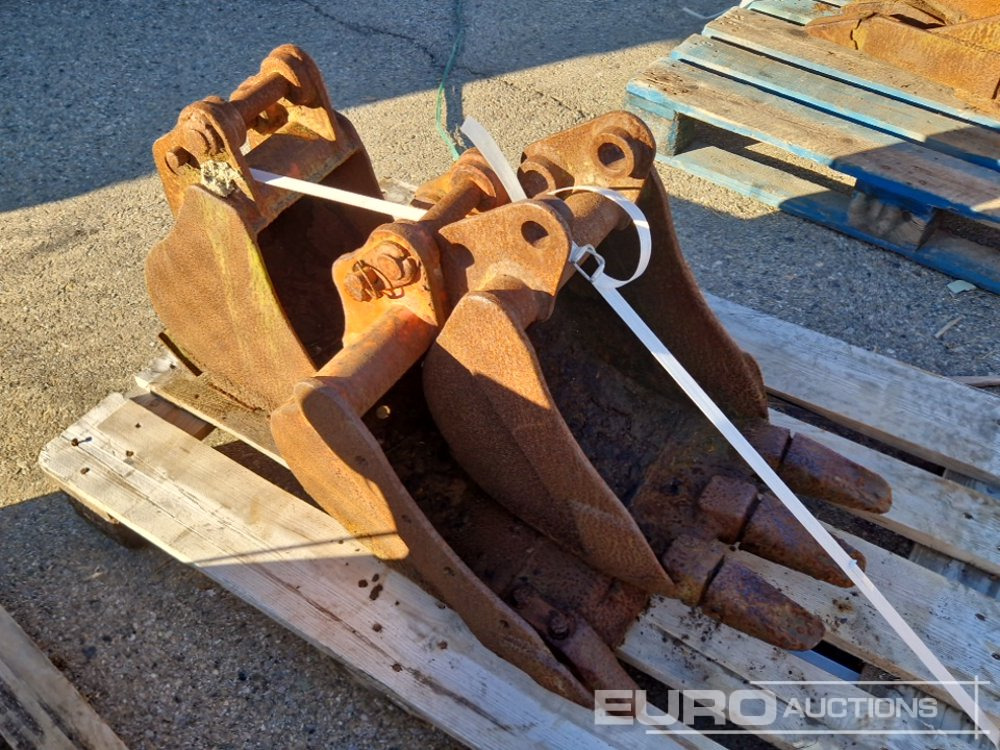 Pallet of Digging Buckets (3 of) - Equipamento de construção: foto 3 Pallet of Digging Buckets (3 of) - Equipamento de construção: foto 3