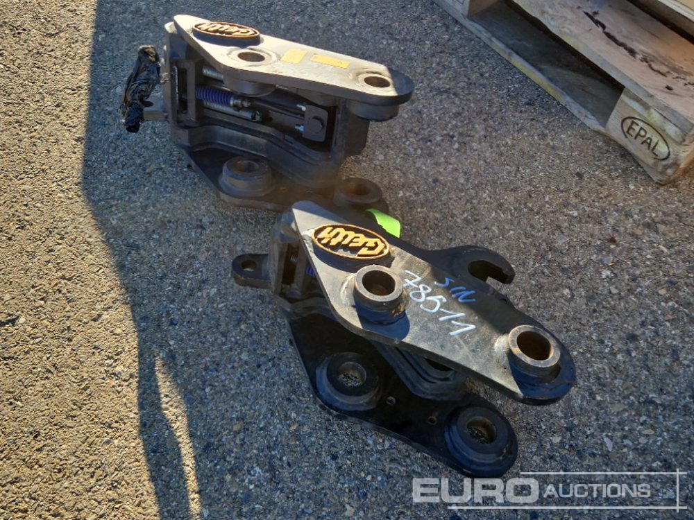 QC35/40H3LE Quick Coupler to Suit Kubota U35 (S/Ns 955929,959074) (2 of), QR40-1-69-NC Quick Coupler to Suit Kubota KX71 (S/N 1114430), QR30M1-5945 Quick Coupler to Suit CAT 301.5 (S/Ns 1120880), QR3 - Equipamento de construção: foto 1 QC35/40H3LE Quick Coupler to Suit Kubota U35 (S/Ns 955929,959074) (2 of), QR40-1-69-NC Quick Coupler to Suit Kubota KX71 (S/N 1114430), QR30M1-5945 Quick Coupler to Suit CAT 301.5 (S/Ns 1120880), QR3 - Equipamento de construção: foto 1