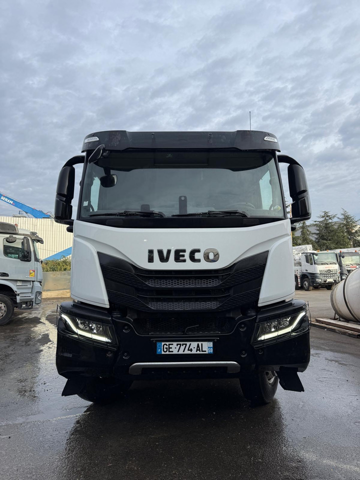 Camion béton Iveco XWay 420 GE-774-AL - Caminhão betoneira: foto 1 Camion béton Iveco XWay 420 GE-774-AL - Caminhão betoneira: foto 1