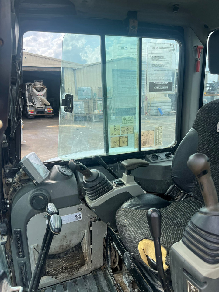 Mini-pelle Caterpillar 305E2 - Mini escavadeira: foto 4 Mini-pelle Caterpillar 305E2 - Mini escavadeira: foto 4