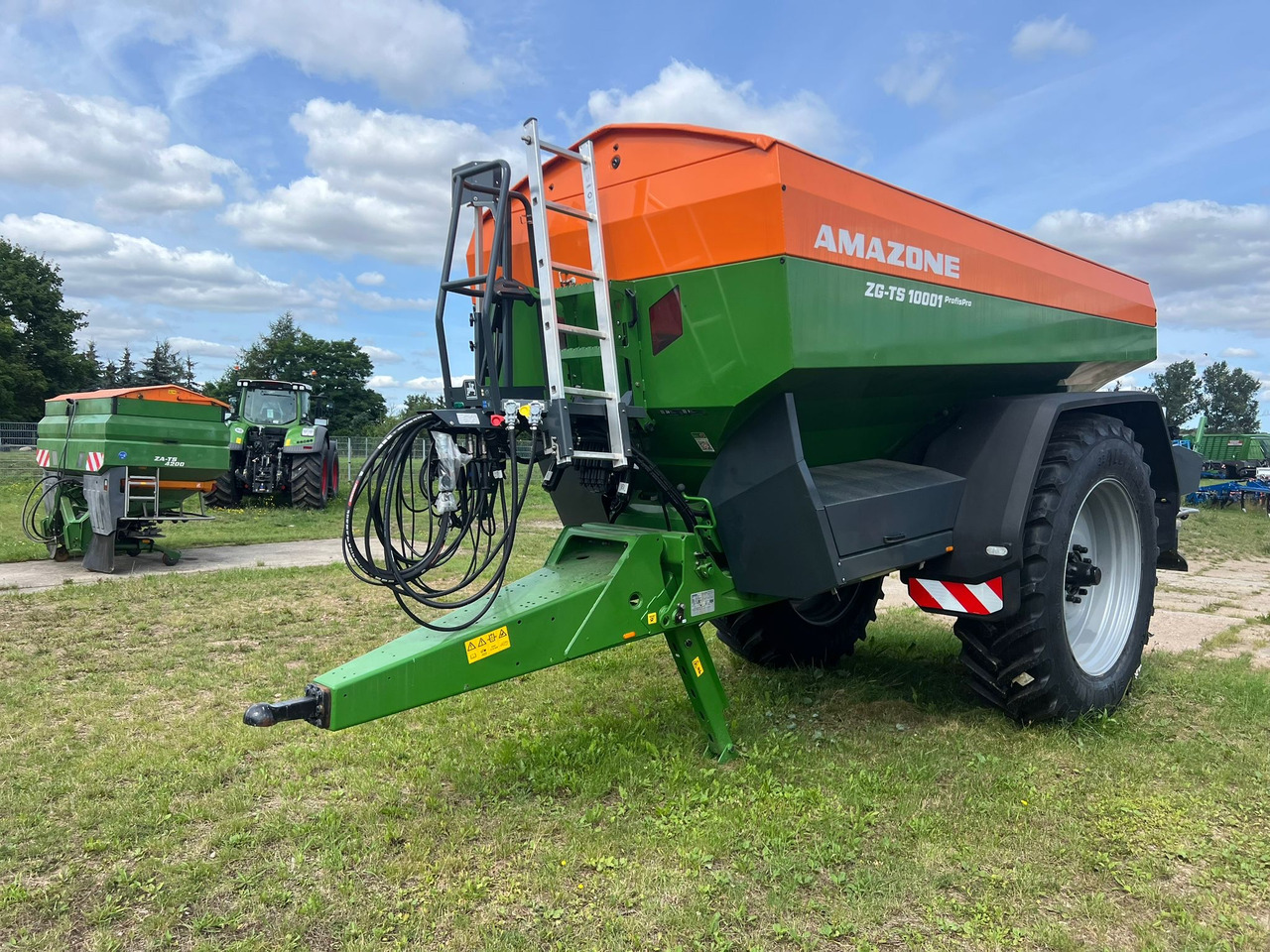 Amazone Anhängestreuer ZG-TS 10001 - Pulverizador agricola: foto 1 Amazone Anhängestreuer ZG-TS 10001 - Pulverizador agricola: foto 1