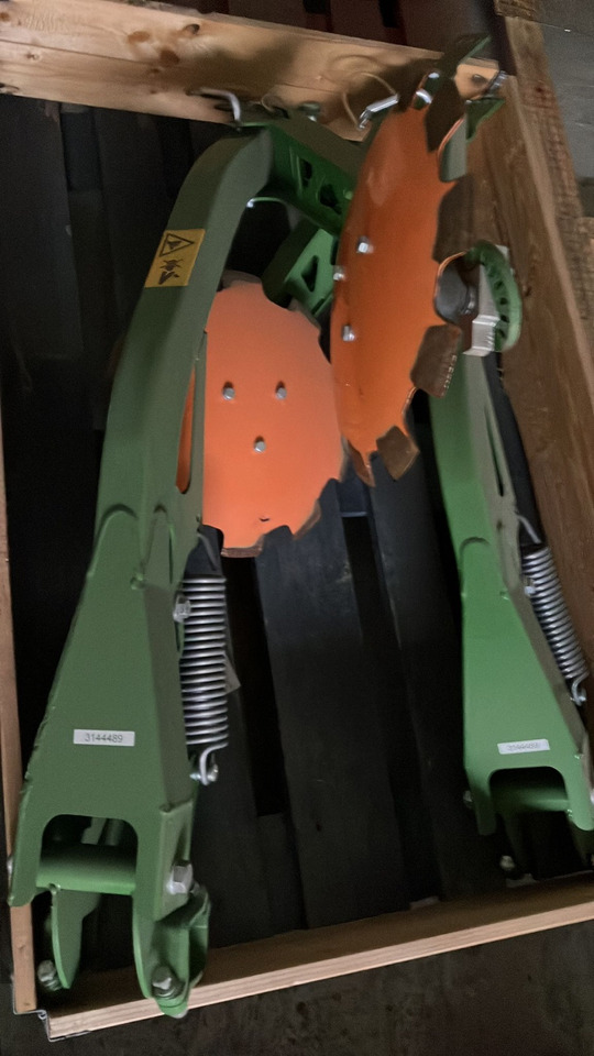 Amazone Fahrgassenmarkierung Cataya - Maquina para lavrar a terra: foto 1 Amazone Fahrgassenmarkierung Cataya - Maquina para lavrar a terra: foto 1