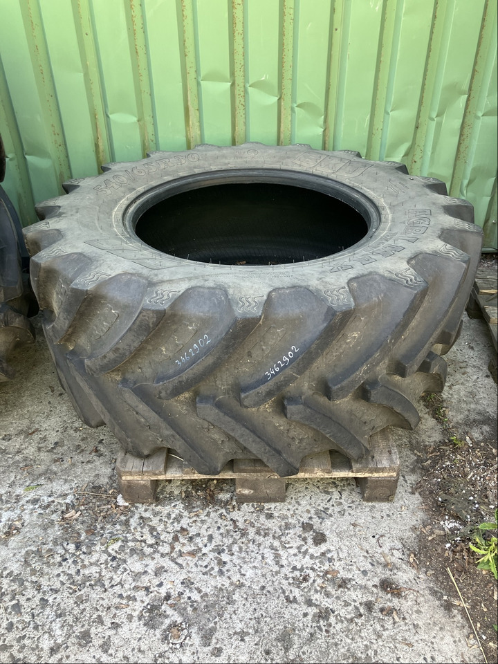 BKT 540/65R30 - Jantes e pneus: foto 1 BKT 540/65R30 - Jantes e pneus: foto 1