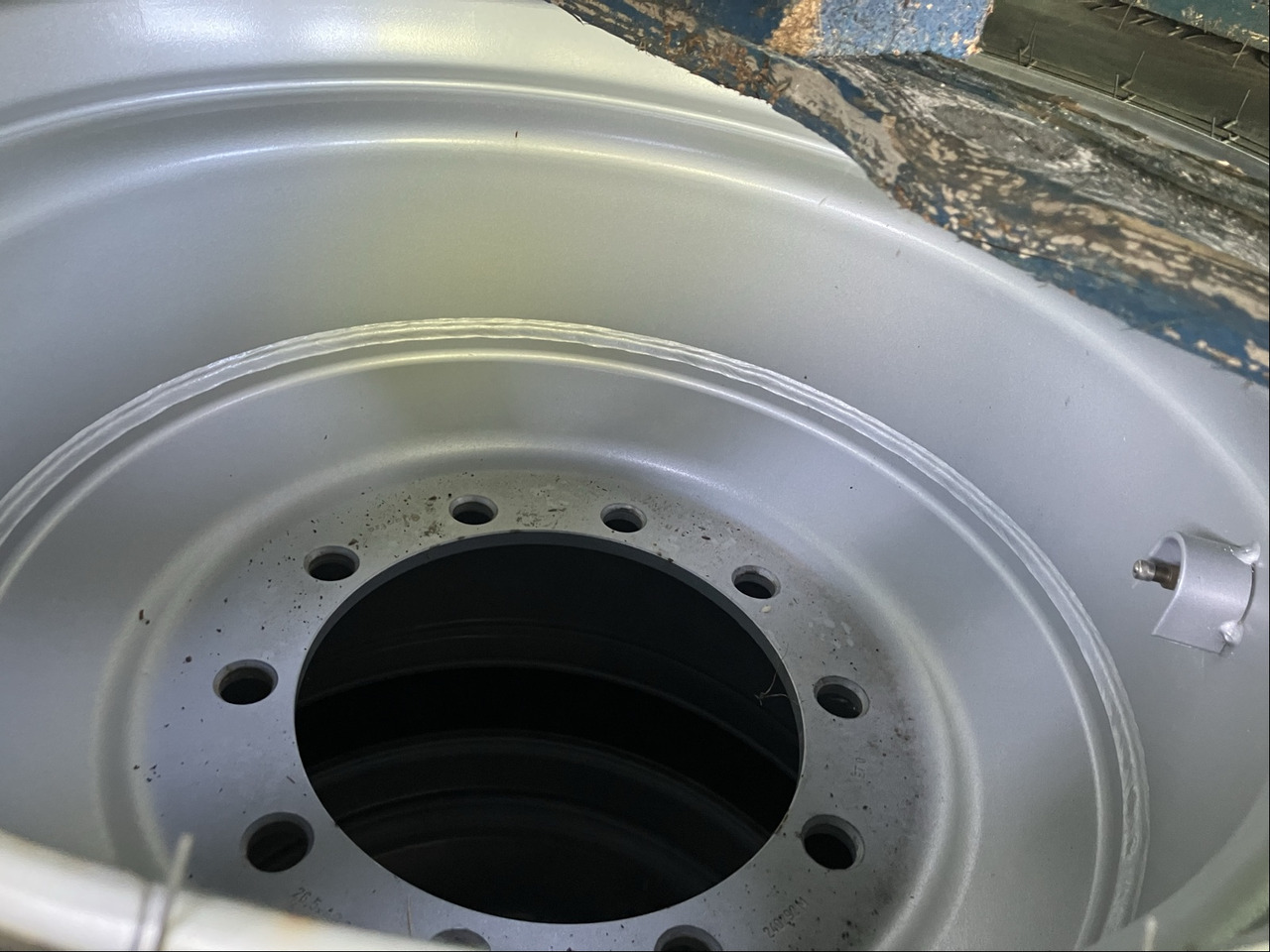 BKT 710/50R26.5 - Jantes e pneus: foto 3 BKT 710/50R26.5 - Jantes e pneus: foto 3
