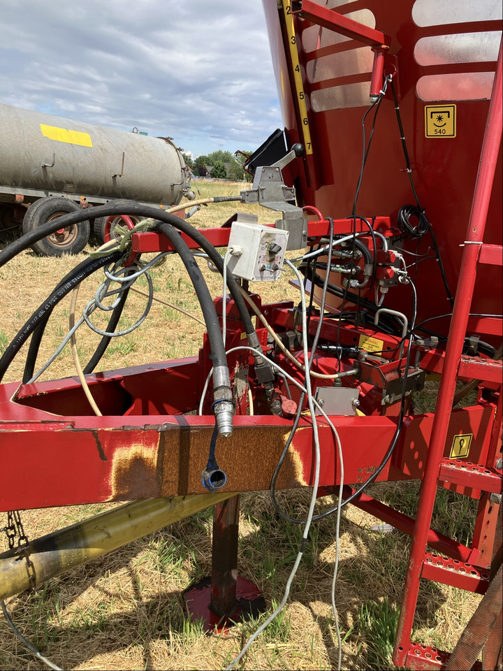 BVL Futtermischwagen V-Mix 18 2S - Misturadora Alimentadora: foto 3 BVL Futtermischwagen V-Mix 18 2S - Misturadora Alimentadora: foto 3