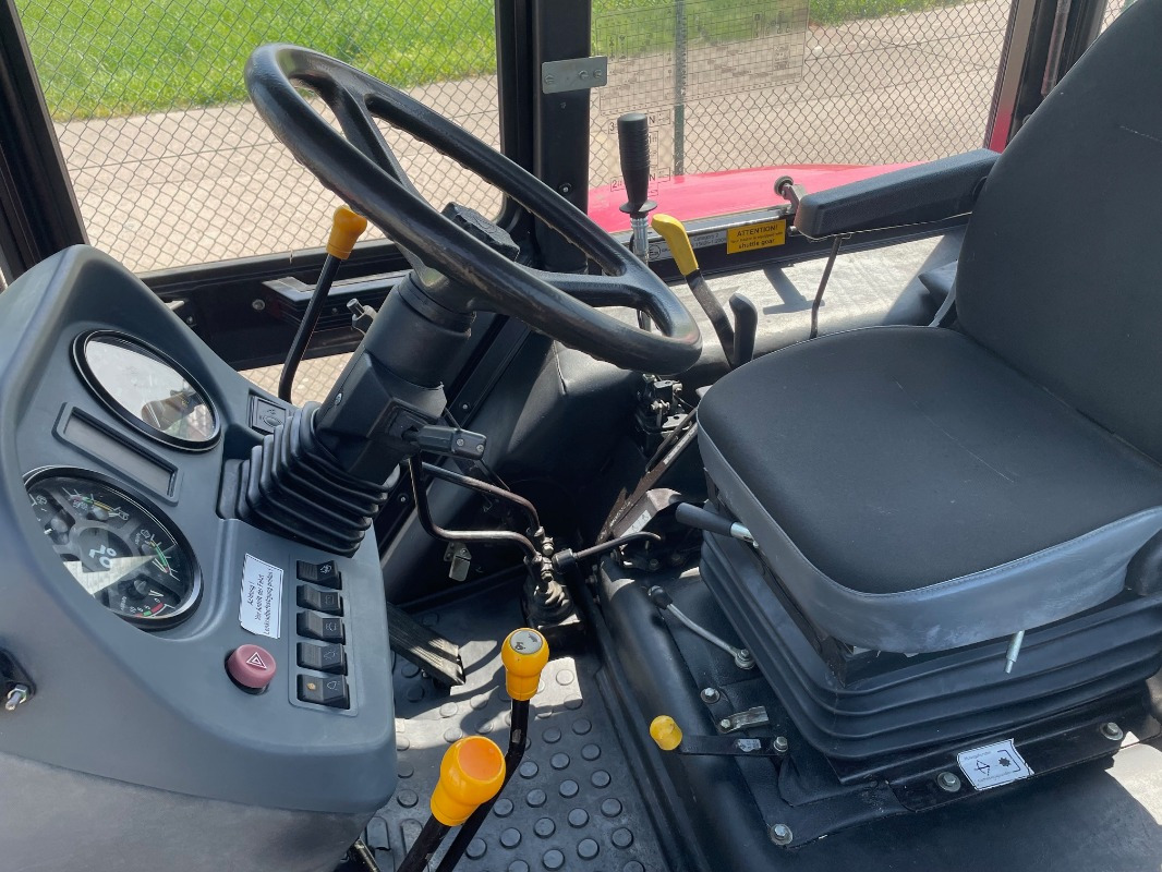 Belarus 920.4 - Trator: foto 4 Belarus 920.4 - Trator: foto 4