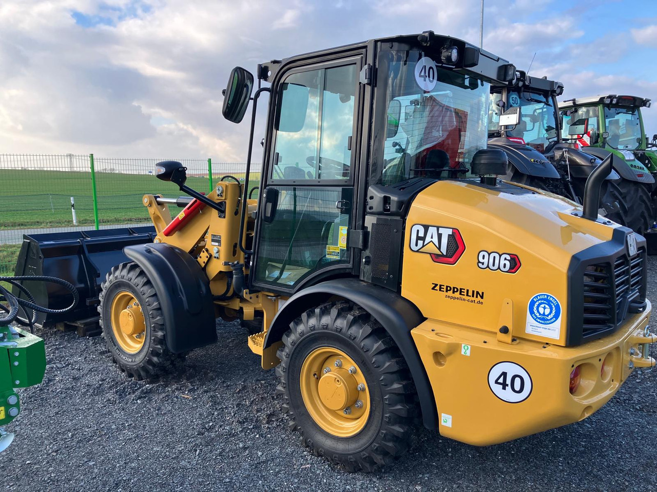 Caterpillar 906 - Carregadeira de rodas: foto 2 Caterpillar 906 - Carregadeira de rodas: foto 2