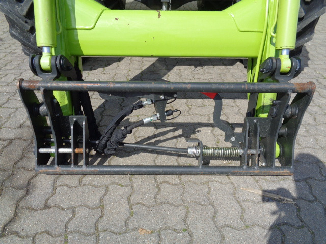 Locação de Claas Arion 430 Claas Arion 430: foto 17