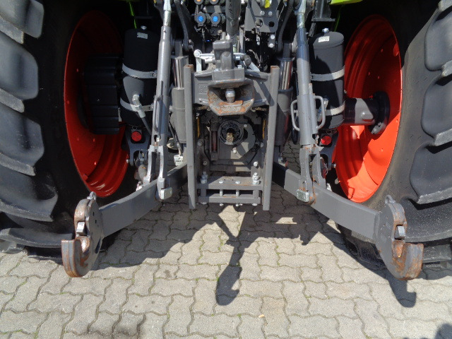 Locação de Claas Arion 430 Claas Arion 430: foto 14