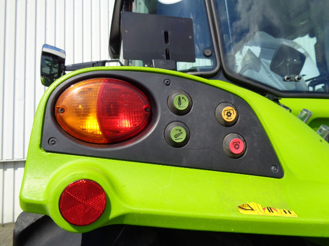 Locação de Claas Arion 430 Claas Arion 430: foto 7