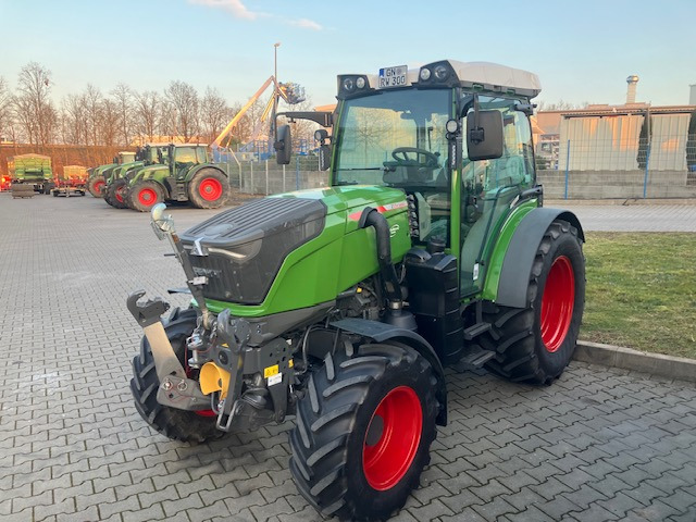 Fendt 211P Vario Gen3 Profi Setting1 - Trator: foto 1 Fendt 211P Vario Gen3 Profi Setting1 - Trator: foto 1