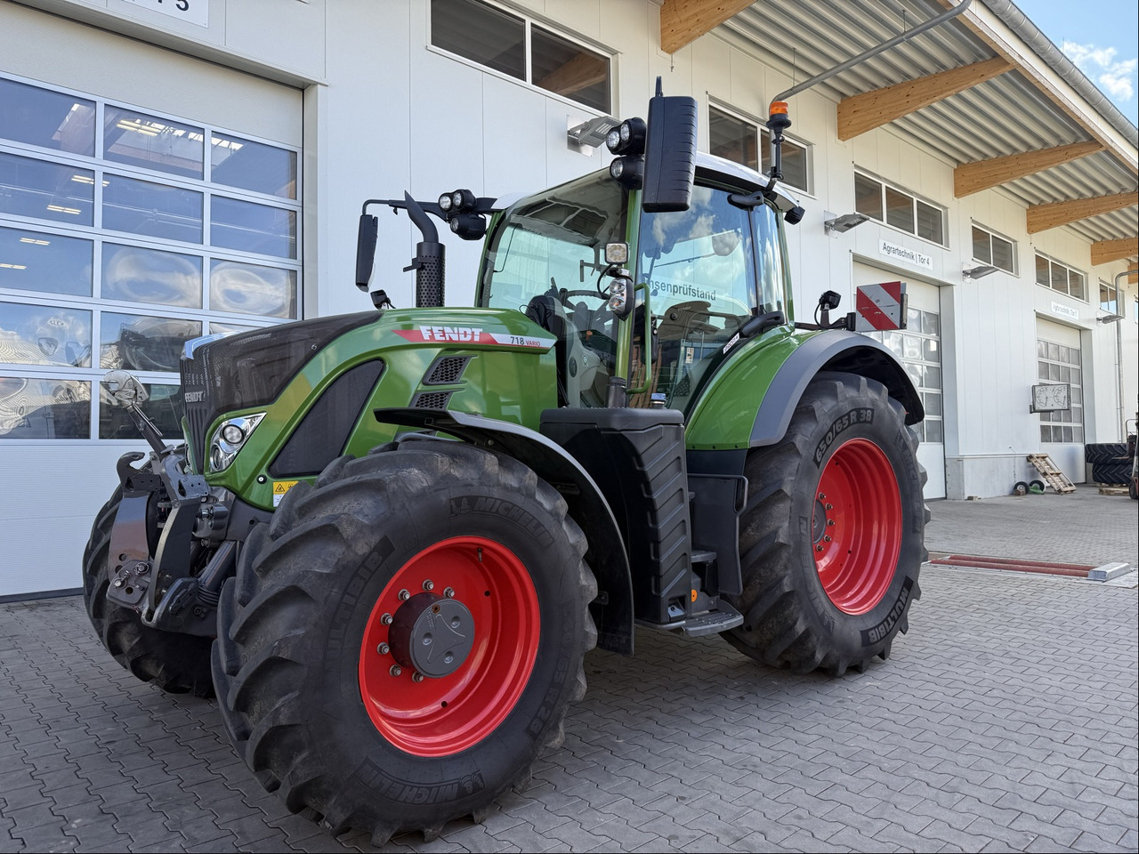 Fendt 718 Vario Gen6 ProfiPlus - Trator: foto 1 Fendt 718 Vario Gen6 ProfiPlus - Trator: foto 1