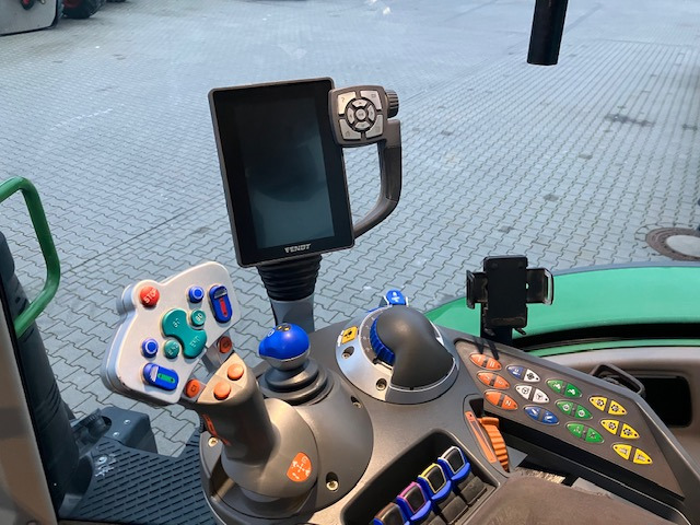 Fendt 724 Vario S4 Profi - Trator: foto 2 Fendt 724 Vario S4 Profi - Trator: foto 2