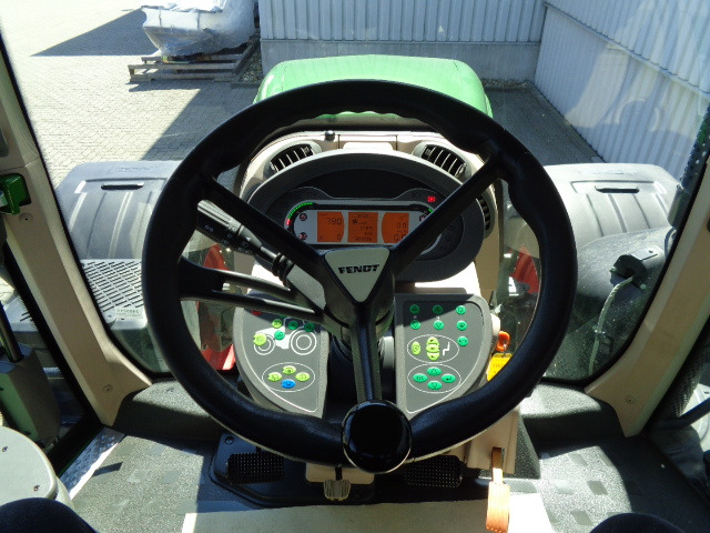 Fendt 824 Vario S4 ProfiPlus - Trator: foto 3 Fendt 824 Vario S4 ProfiPlus - Trator: foto 3