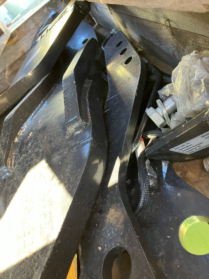 Fendt Frontlader - Anbauteile - Carregador frontal para o trator: foto 2 Fendt Frontlader - Anbauteile - Carregador frontal para o trator: foto 2